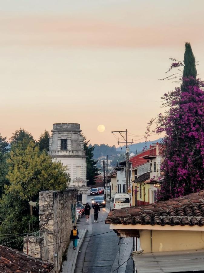 הוסטל San Cristóbal de Las Casas Casa Satoshi מראה חיצוני תמונה
